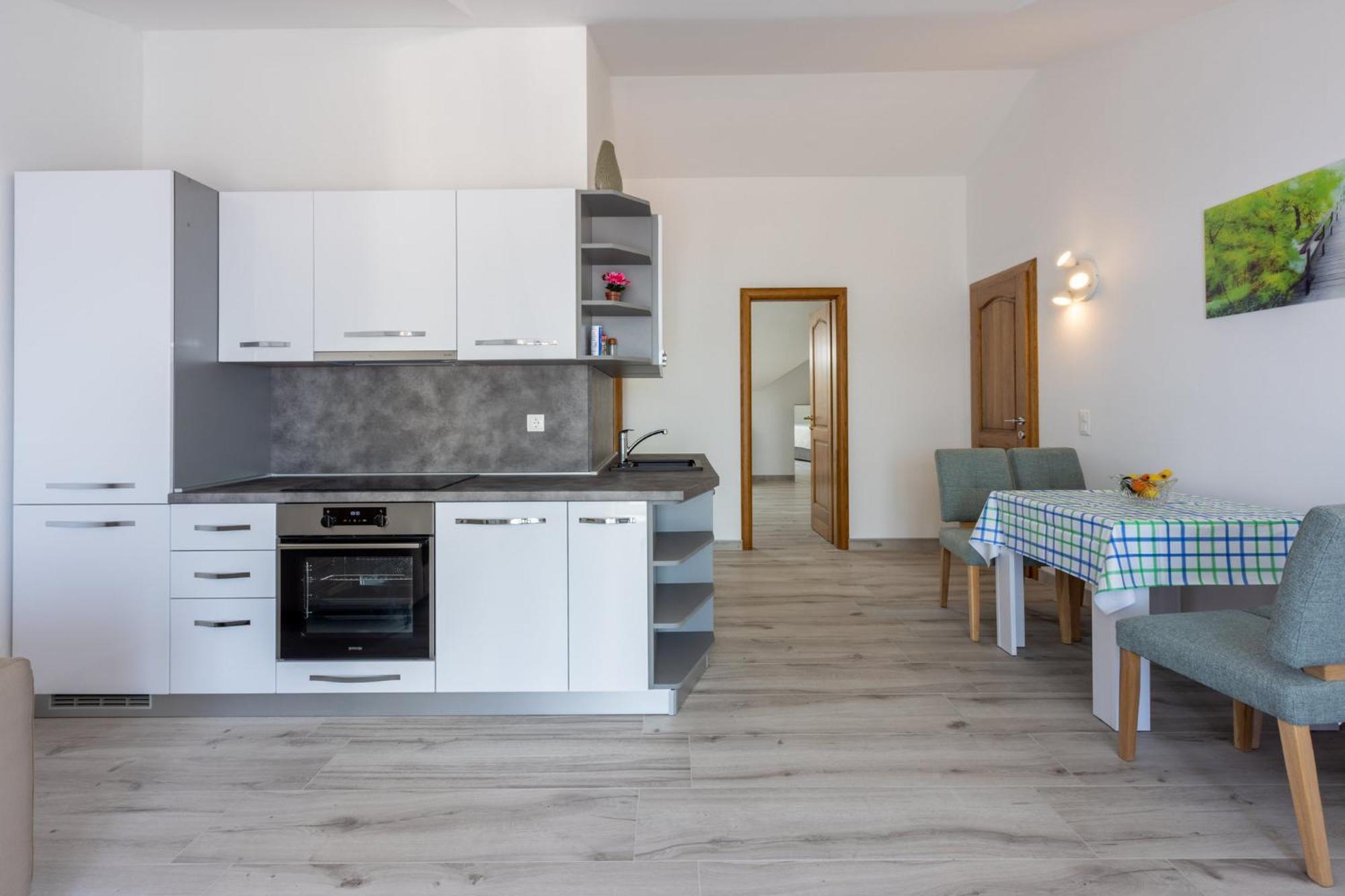 קריקווניצה Apartments Sunshine D מראה חיצוני תמונה